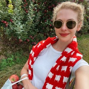 Meet your Posher, Hayley